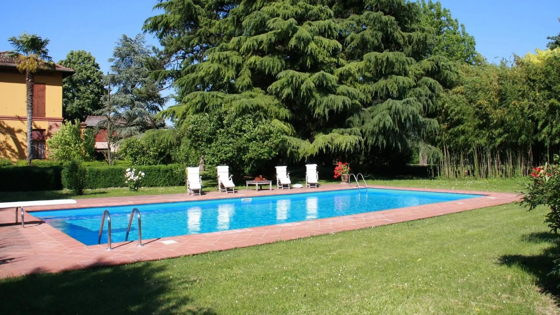 Elegant Holiday Home In Faenza With Garden And Pool Italië
