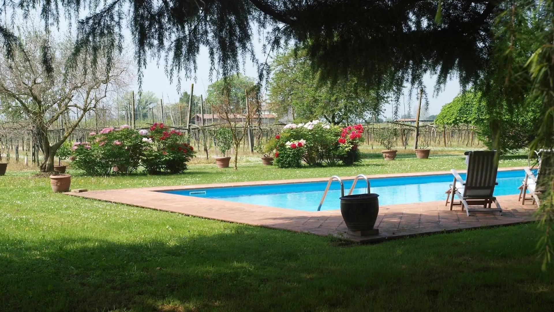 Elegant Holiday Home In Faenza With Garden And Pool