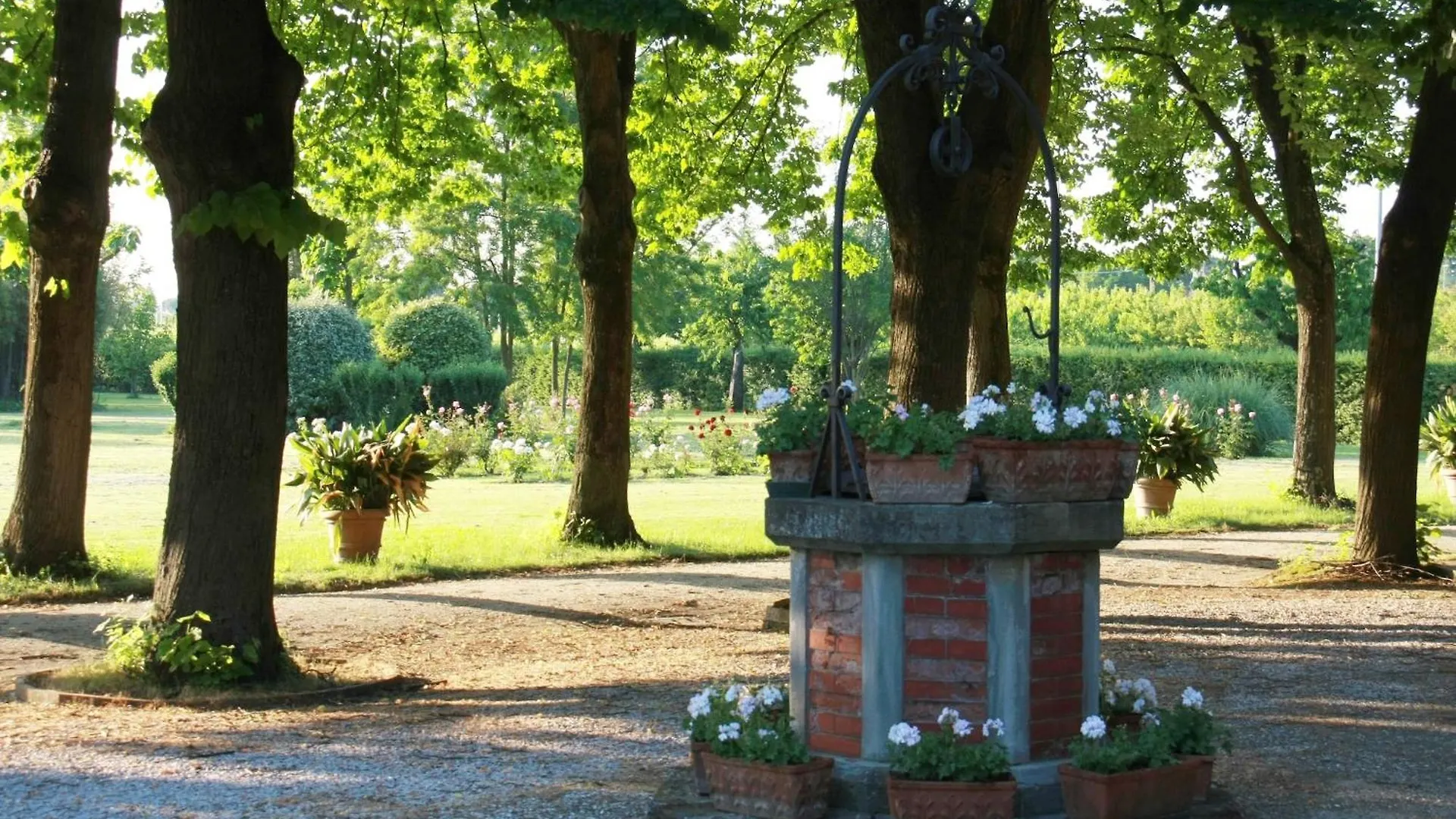 Elegant Holiday Home In Faenza With Garden And Pool 0*,
